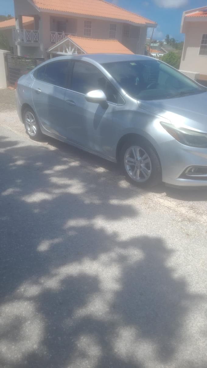 Chevrolet Cruze photo 2