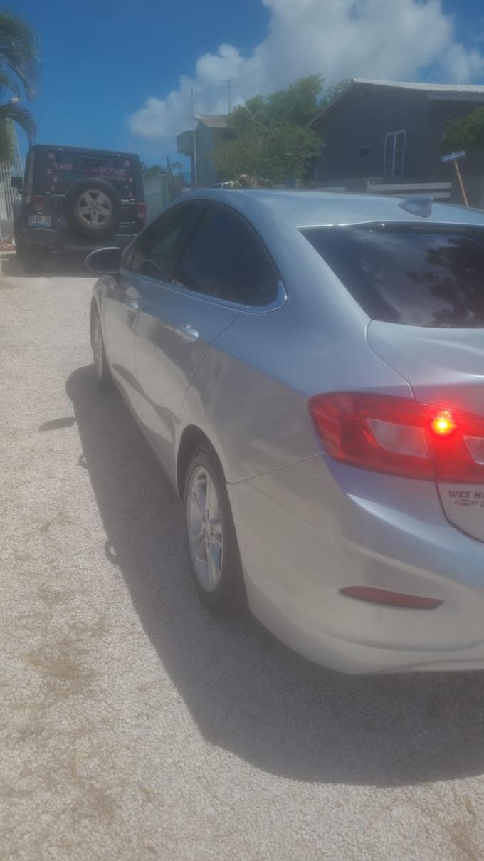 Chevrolet Cruze photo 3