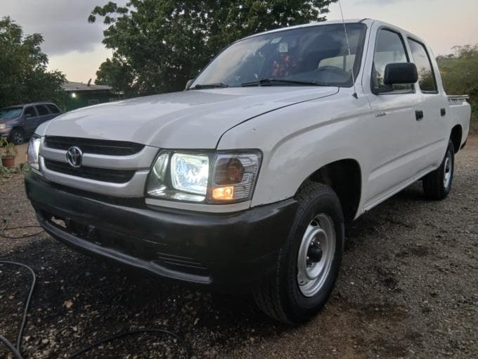 Toyota Hilux photo 1