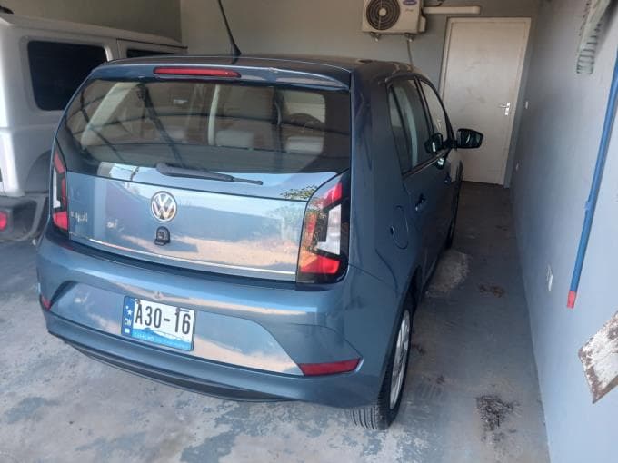 Volkswagen Up photo 2