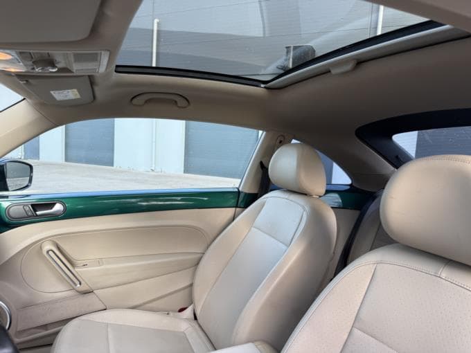 Volkswagen Beetle photo 5