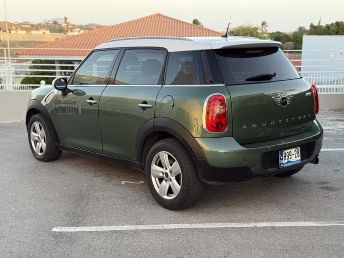 MINI Countryman 4 cylinder photo 2