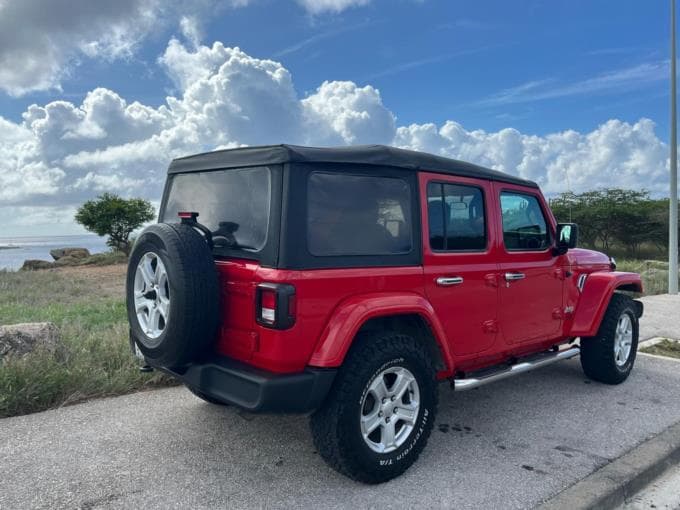 Jeep Wrangler photo 2