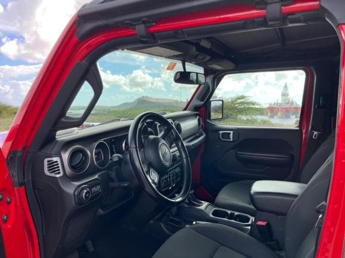 Jeep Wrangler photo 3