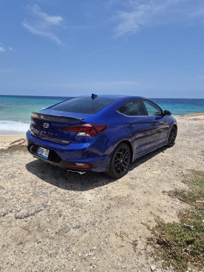 Hyundai Elantra photo 4