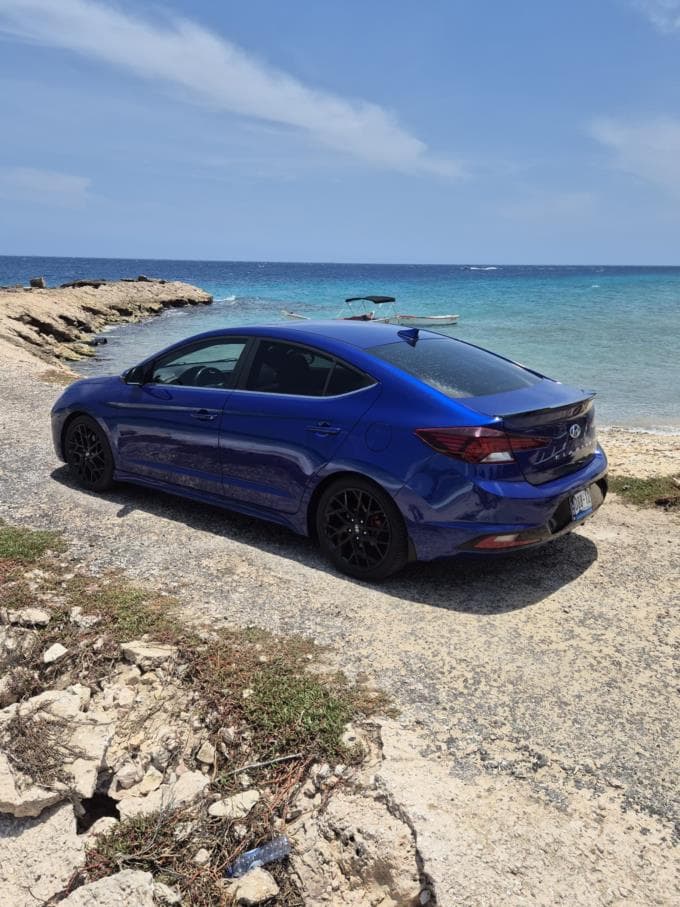 Hyundai Elantra photo 3