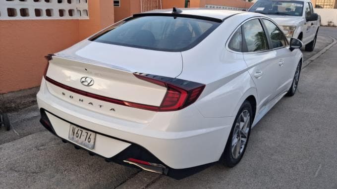 Hyundai Sonata photo 2