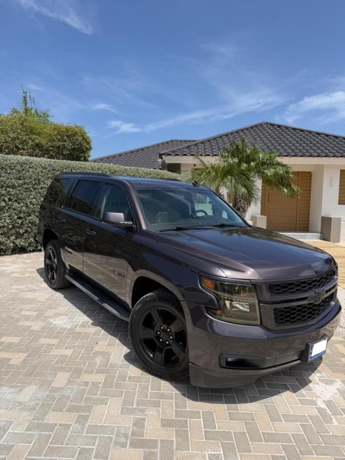 Chevrolet Tahoe photo 1